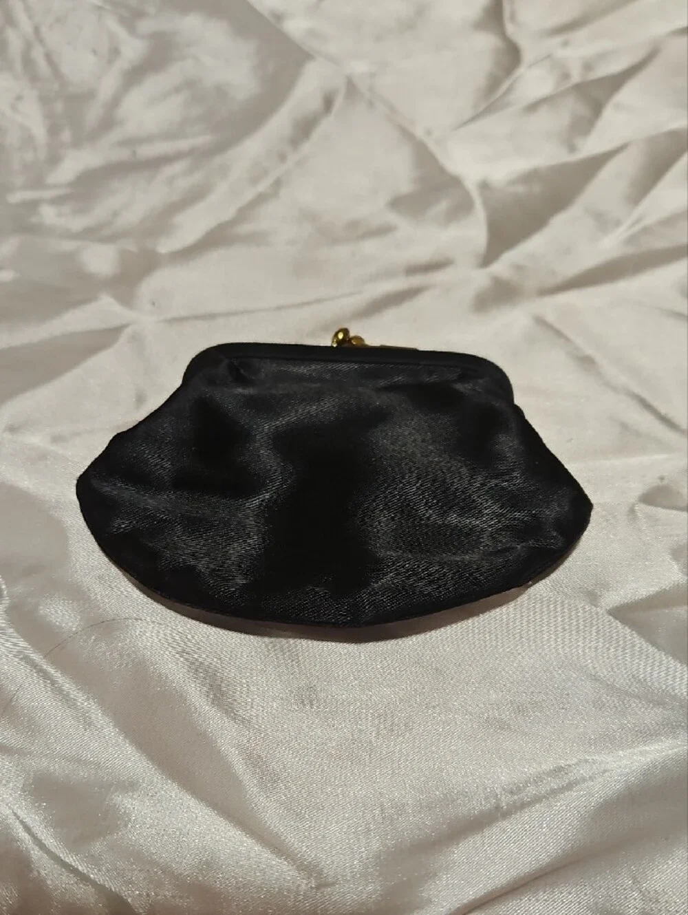 Classic Black Women's Kiss-Lock Coin Purse